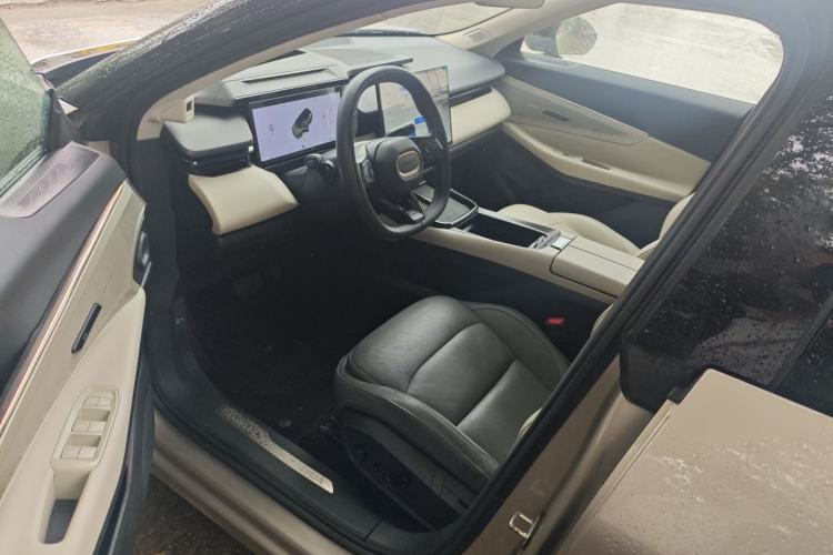 Used Lynk & Co 08 EM-P 2023 220km All-Wheel-Drive Performance Halo Driver Seat