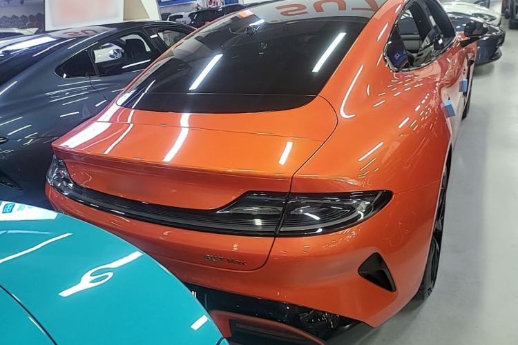 Used Xiaomi Auto SU7 2024 Four-Wheel Drive Ultra-Long Range Advanced Intelligent Driving Max Edition