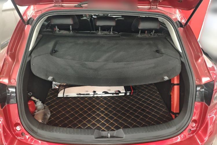 Used Mazda 3 Axela 2017 Hatchback 2.0L Automatic Luxury Model Emission Standard China V Trunk