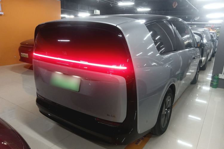 Used Li Auto MEGA 2024 Ultra Model
