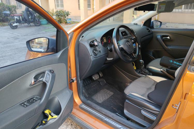 Used Volkswagen Polo 2014 1.6L Cross Polo Automatic