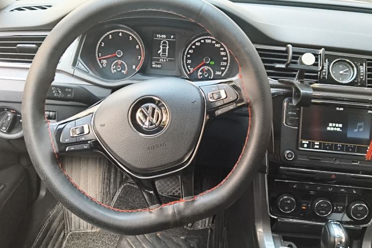 Used Volkswagen Passat 2017 330TSI DSG Luxury Edition
