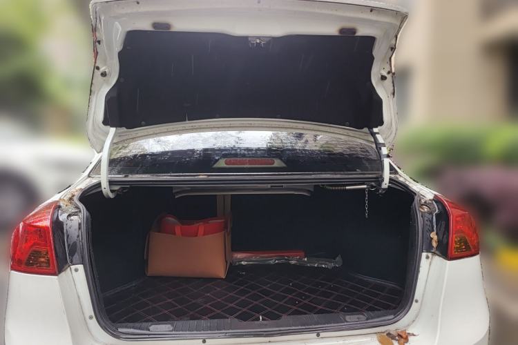 Used Buick Excelle 2015 1.5L Automatic Classic Model Trunk