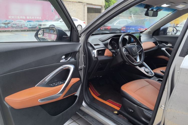 Used Baojun 510 2017 1.5L Automatic Luxury Model Driver Seat