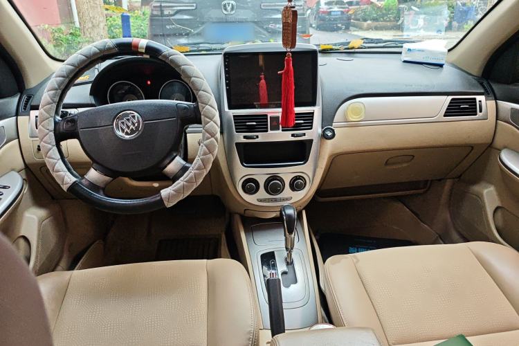 Used Buick Excelle 2013 1.5L Automatic Classic Model Center Console