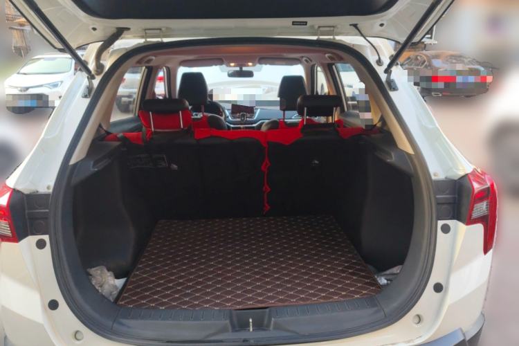 Used Venucia T60 2020 1.6L CVT Smart Drive Version China VI Standard Trunk