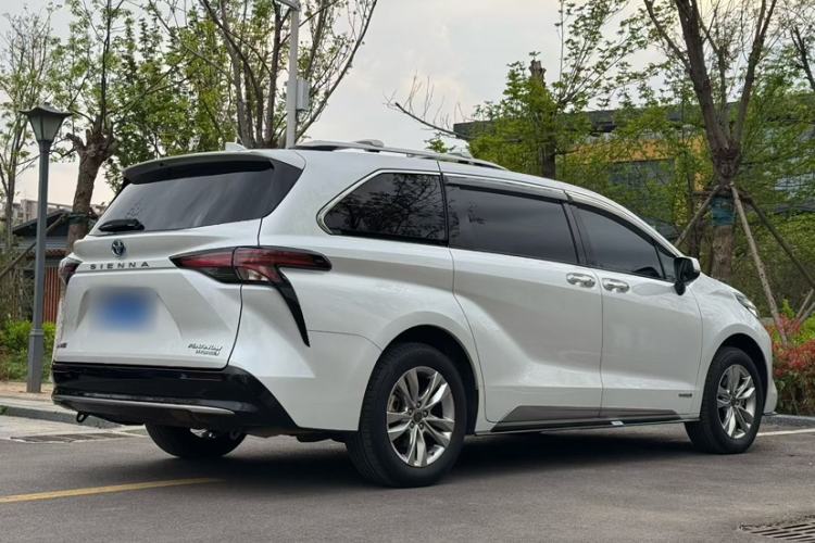 Used Toyota SIENNA 2021 2.5L Hybrid Platinum Edition
