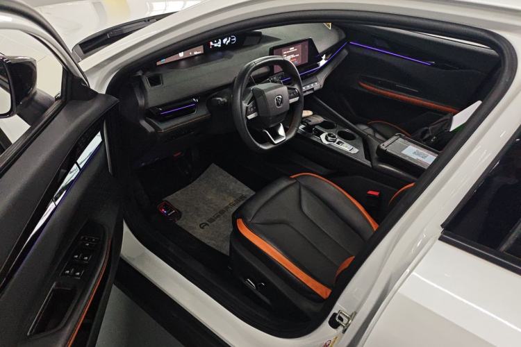 Used CHANGAN UNI-V 2023 1.5T Prestige Model
