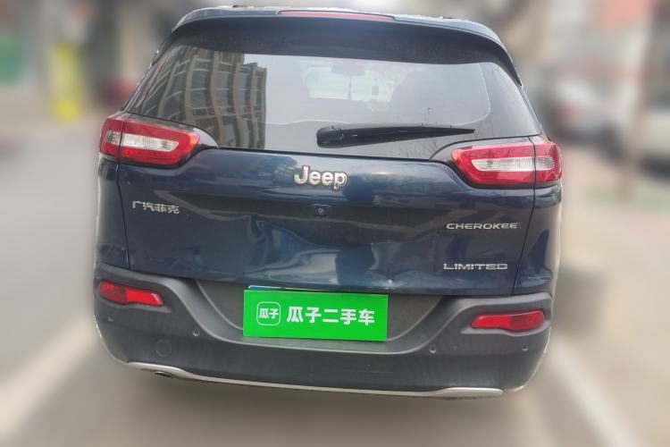 Used Jeep Cherokee 2020 2.0L Two-Wheel Drive Classic Sports Edition Rear