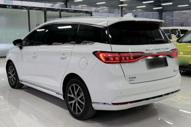 Used BYD Song MAX New Energy 2022 DM-i 105KM Flagship Model Exterior 3