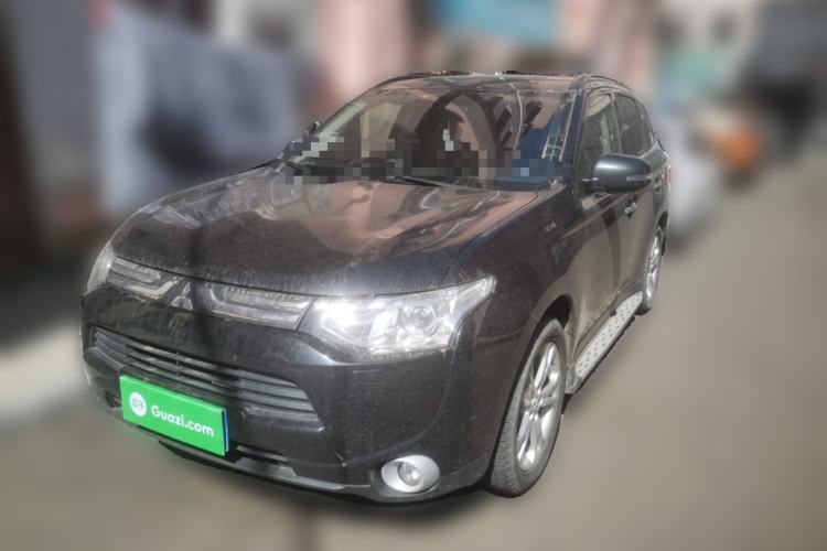 Used Mitsubishi Outlander 2013 2.4L 4x4 Luxury Navigation Edition 5 Seats