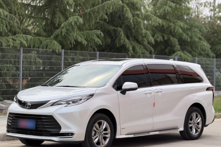 Used Toyota SIENNA 2024 2.5L Hybrid Comfort Edition
