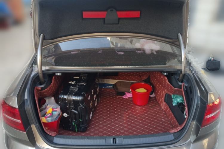 Used Volkswagen Magotan 2017 330TSI DSG Luxury Model Trunk