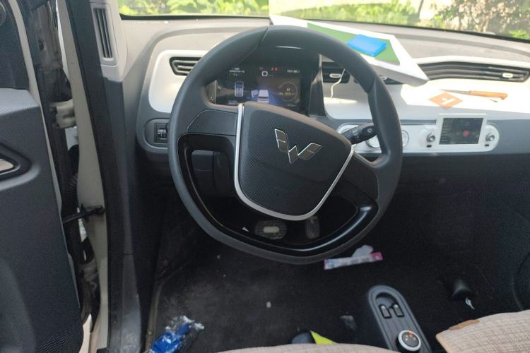 Used Wuling Hongguang MINIEV 2022 Macaron Premium Model – Lithium Iron Phosphate Steering Wheel