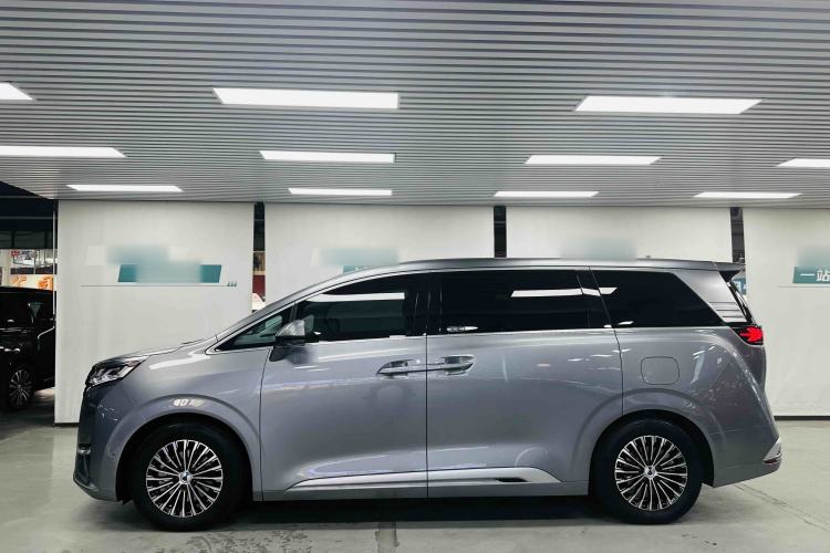 Used Denza D9 2022 DM-i 970 Four-Wheel Drive Flagship Model
