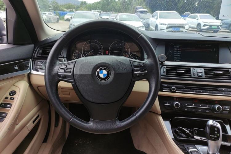 Used BMW 5 Series 2013 525Li Luxury Model