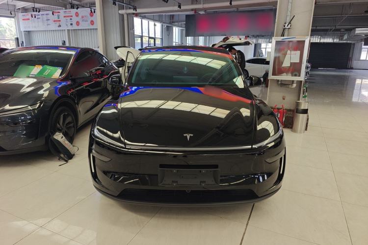 Used Tesla Model Y 2025 Rear-Wheel-Drive Version
