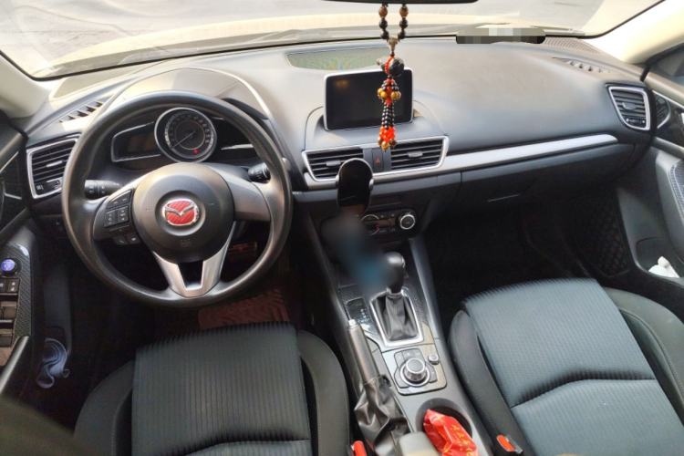 Used Mazda Mazda 3 Axela 2016 Hatchback 1.5L Automatic Luxury Model
