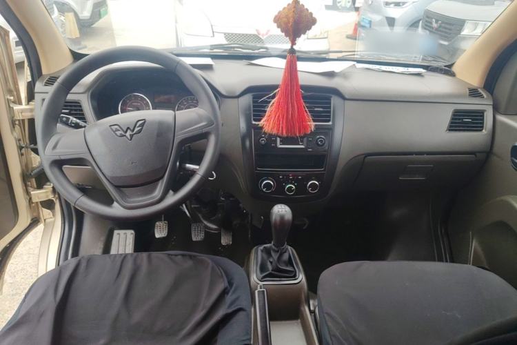 Used Wuling Rongguang 2020 1.2L S Base Model China VI Center Console