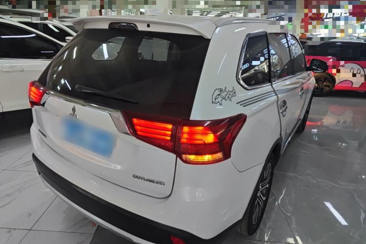 Used Mitsubishi Outlander 2018 2.0L Two-Wheel Drive Glory Edition 5 Seats
