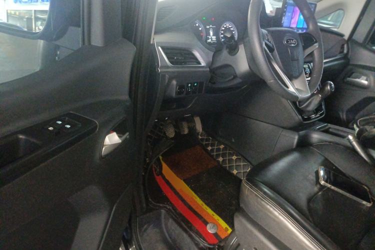 Used JAC Refine M3 2025 1.5T Manual Comfort Edition 7/8 Seats
