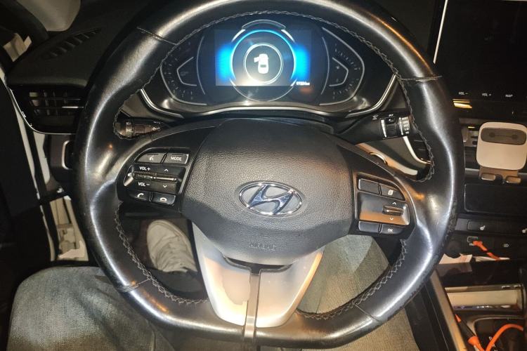 Used Hyundai Lafesta 2019 280TGDi Smart Speed Version China VI Standard Steering Wheel