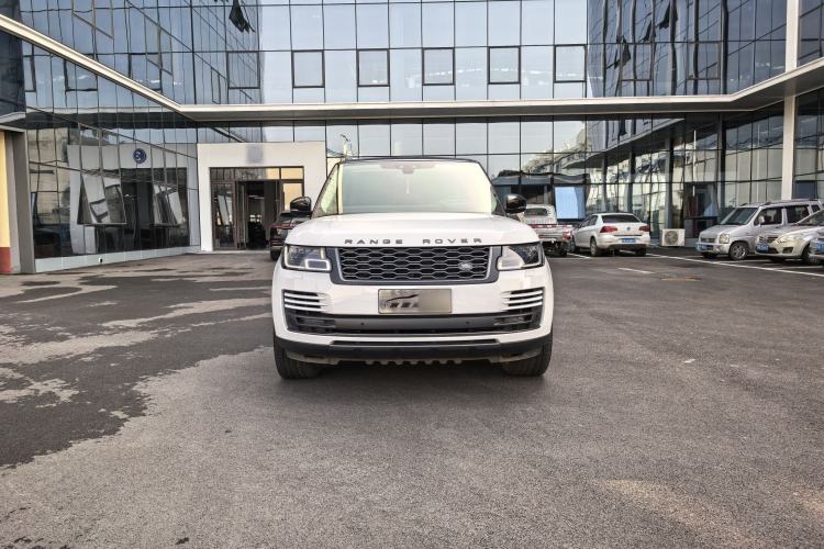 Used Land Rover Range Rover 2022 3.0 L6 400 PS Classic Extended Version