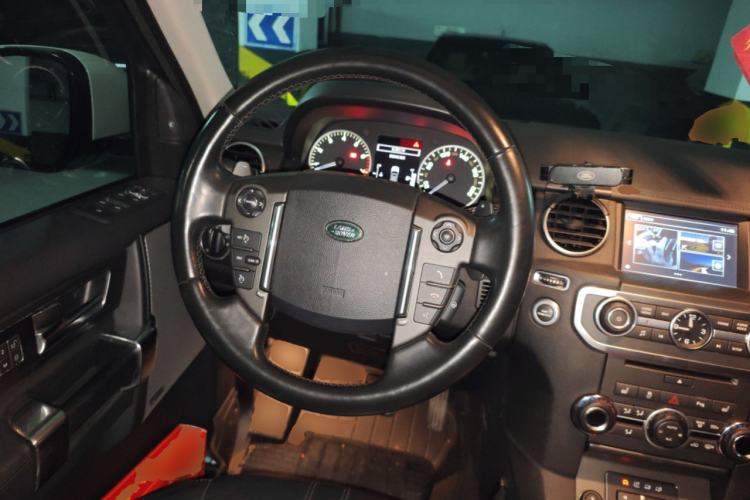 Used Land Rover Discovery 2016 3.0 SC Obsidian Black Heritage Edition SE