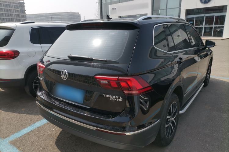 Used Volkswagen Tiguan L 2017 330TSI Automatic Two-Wheel Drive Luxury Edition Rear Right 45 Deg