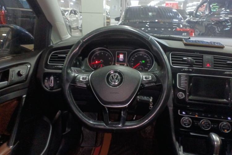 Used Volkswagen Golf 2014 1.4TSI Luxury Travel Edition
