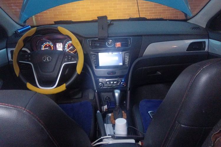 Used BAIC Senova X55 2016 1.5T CVT Elite Edition Center Console