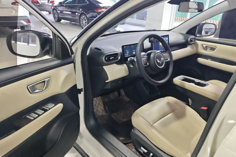 Used Wuling Bingo PLUS 2024 330 km Range Five-Seater Version