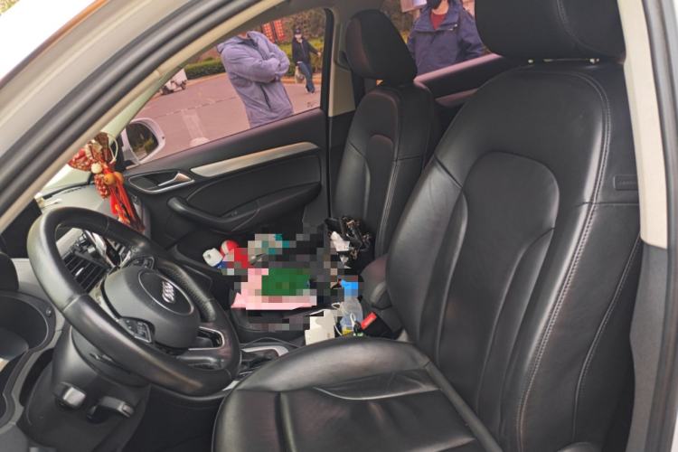 Used Audi Q3 2013 35 TFSI quattro Luxury Model Left Front Seat