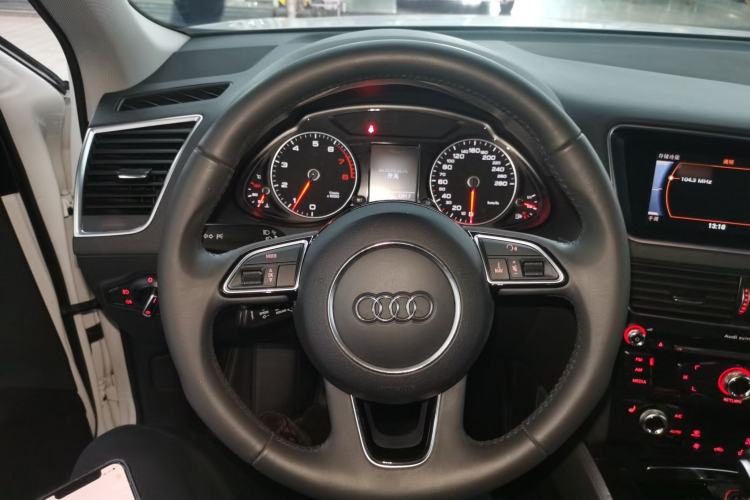 Used Audi Q5 2017 Plus 40 TFSI Technology Model
