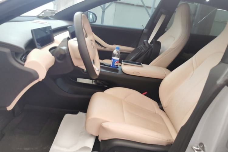 Used Nio ET5 2022 75 kWh Left Front Seat