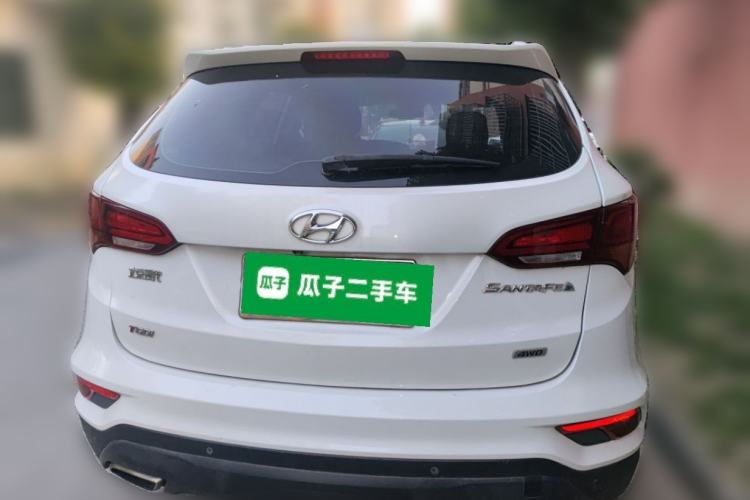 Used Hyundai Santa Fe 2017 2.0T Automatic All-Wheel Drive Smart 7-Seater