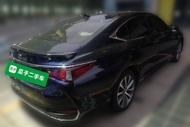 Used Lexus ES 2018 300h Premier Edition China V Standard
