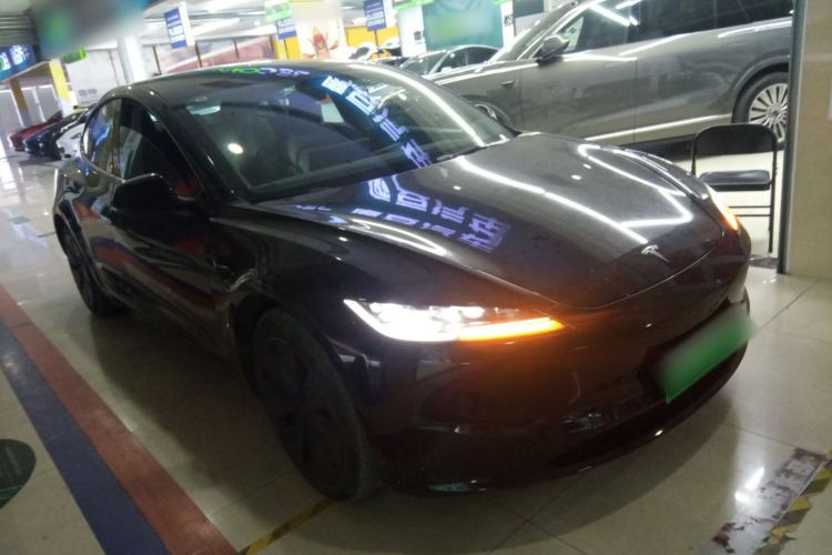 Used Tesla Model 3 2023 Long-Range All-Wheel-Drive Version
