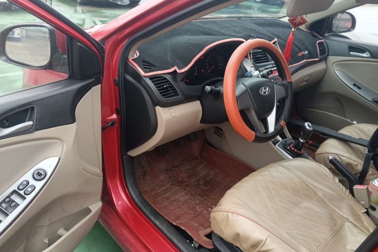 Used Hyundai Verna (older generation) 2014 1.4L Manual Smart GLS Trim