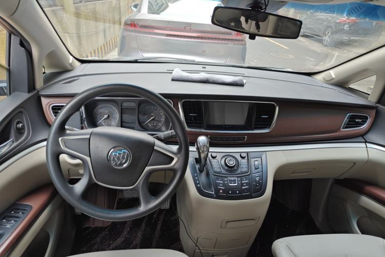 Used Buick GL8 2014 2.4L CT Luxury Business Comfort Edition Center Console