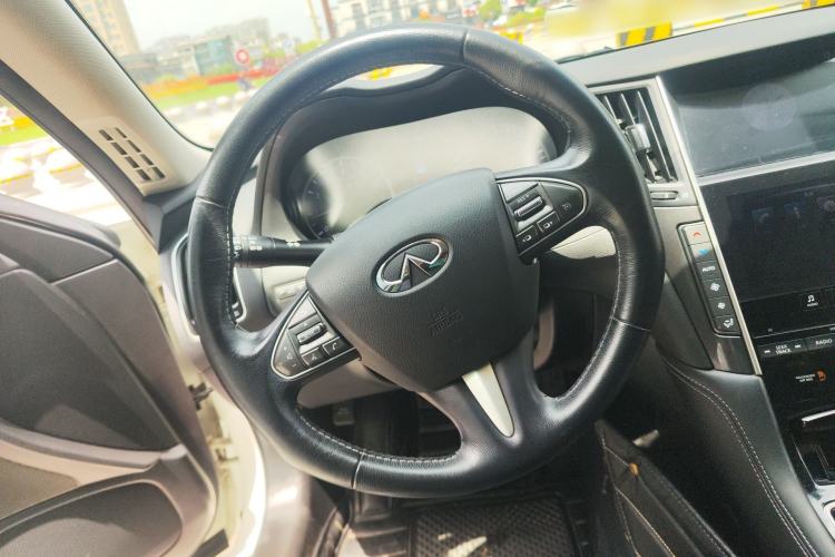 Used Infiniti Q50L 2016 2.0T Comfort Edition
