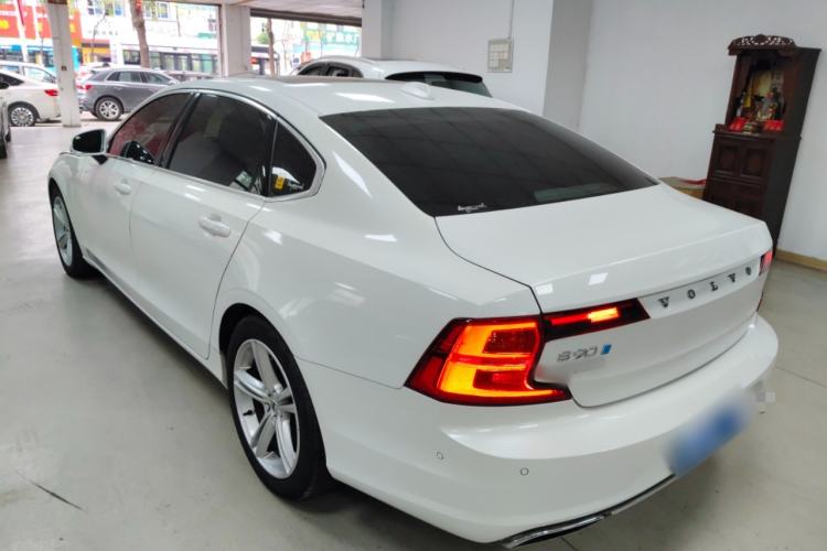 Used Volvo S90 2018 T4 Zhiyuan Edition
