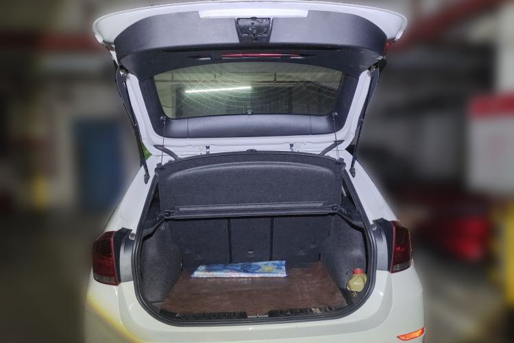 Used BMW X1 2012 sDrive18i Fashion Model Trunk