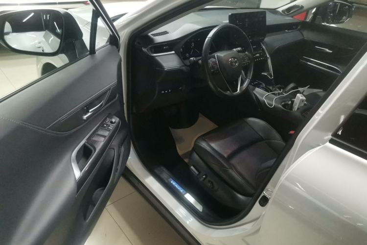 Used Toyota Venza 2023 2.0L CVT Two-Wheel Drive Prestige Version Interior 3