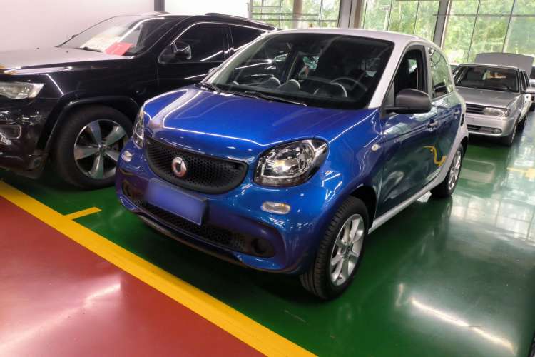 Used smart forfour 2016 1.0L 52 kW Dynamic Edition