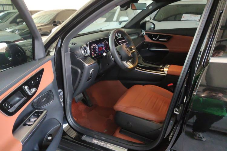 Used Mercedes-Benz GLC 2024 Refreshed GLC 300 L 4MATIC Dynamic Version 5 Seats
