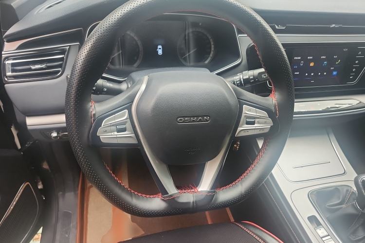 Used CHANGAN OSHAN X7 2020 1.5T Manual Luxury Version Steering Wheel