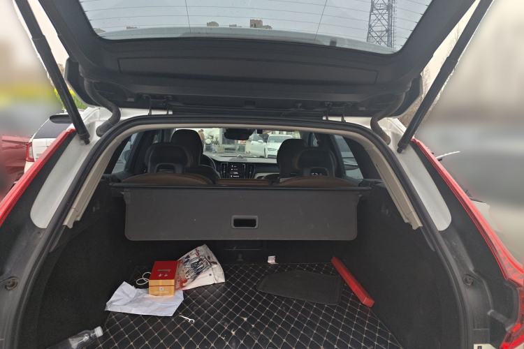 Used Volvo XC60 New Energy 2019 T8 E-Drive Hybrid Prestige Luxury Version China V Standard Trunk