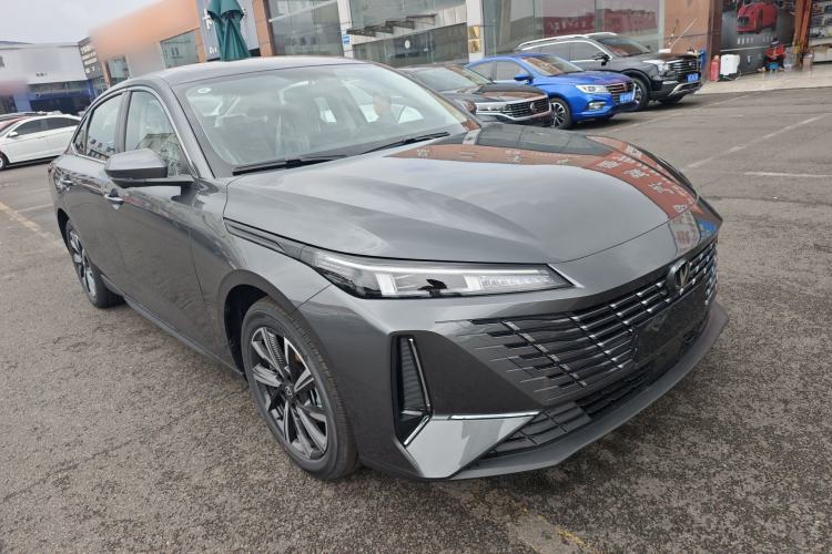 Used CHANGAN Eado 2025 Blue Whale 1.5T 500Bar Prestige Model Front Right 45 Deg