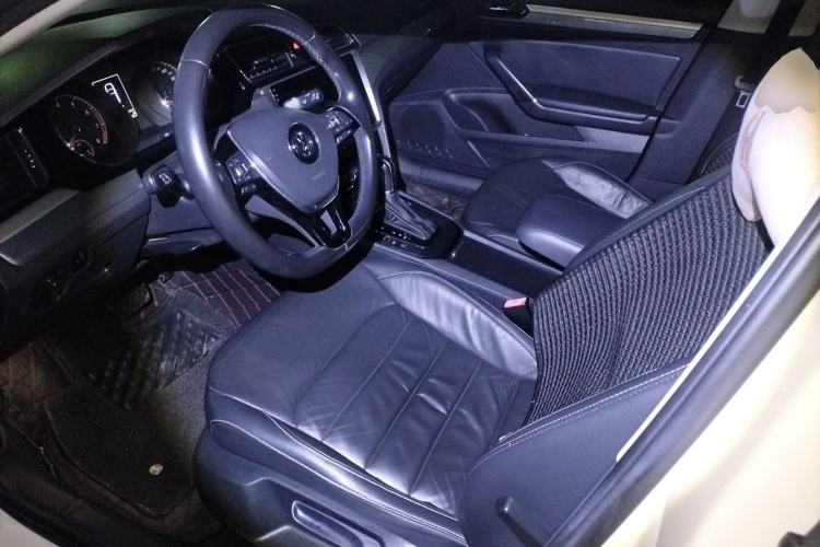 Used Volkswagen Lamando 2015 280TSI DSG Comfort Edition Left Front Seat